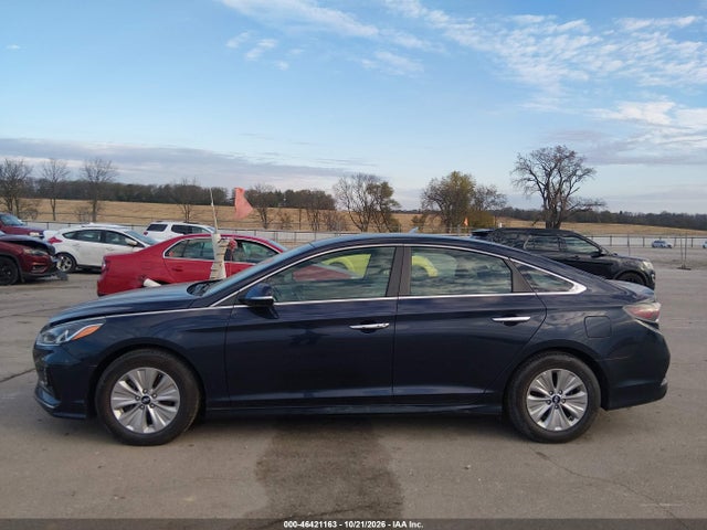 Продаж на аукціоні авто 2018 Hyundai Sonata Hybrid Se, vin: KMHE24L31JA080168, номер лоту: 46421163