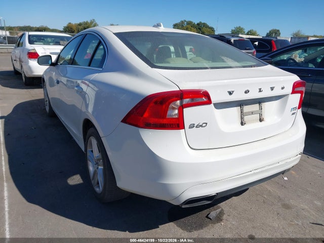 2015 Volvo S60 T5 Premier მანქანა იყიდება აუქციონზე, vin: YV1612TK5F2365703, აუქციონის ნომერი: 46424199