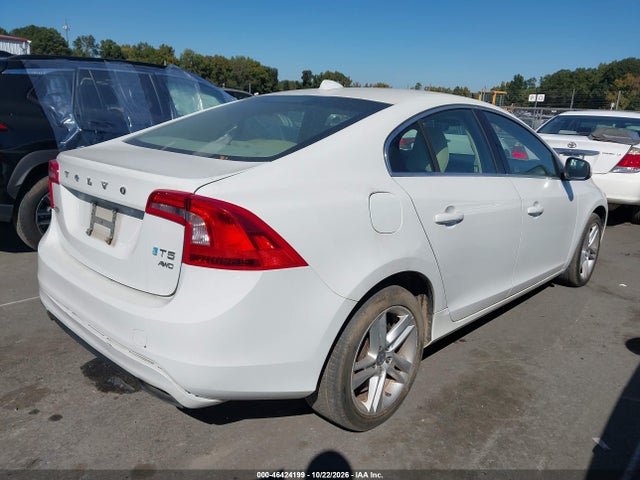 2015 Volvo S60 T5 Premier მანქანა იყიდება აუქციონზე, vin: YV1612TK5F2365703, აუქციონის ნომერი: 46424199