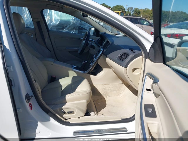 2015 Volvo S60 T5 Premier მანქანა იყიდება აუქციონზე, vin: YV1612TK5F2365703, აუქციონის ნომერი: 46424199