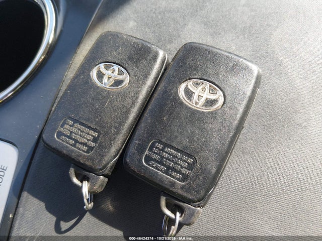 2012 Toyota Prius V Two მანქანა იყიდება აუქციონზე, vin: JTDZN3EU3C3072240, აუქციონის ნომერი: 46424374