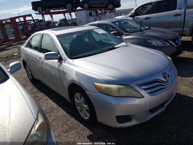 46424415 :رقم المزاد ، 4T1BF3EKXAU101796 vin ، 2010 Toyota Camry Le مزاد بيع