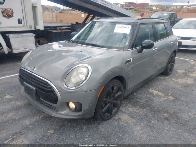 Mini Clubman Cooper 2016 WMWLN5C58G2E29890 Image 2