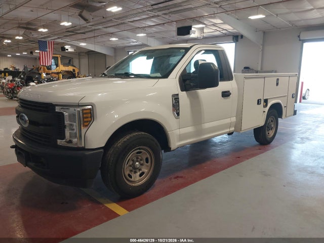 Ford F-250 Xl 2018 1FDBF2A65JEC69472 Image 2