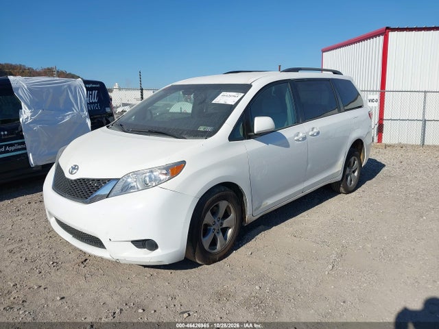 46426965 :رقم المزاد ، 5TDKK3DC6GS714456 vin ، 2016 Toyota Sienna Le 8 Passenger مزاد بيع