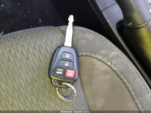 46428545 :رقم المزاد ، 5YFBURHE8HP640248 vin ، 2017 Toyota Corolla Le مزاد بيع