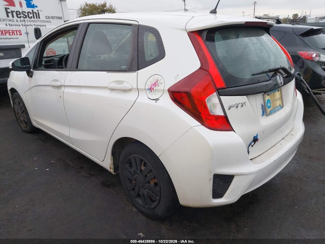 Honda FIT LX 2015 3HGGK5G59FM750267 Image 3