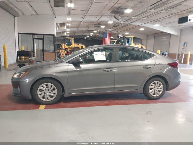 Hyundai ELANTRA SE 2019 5NPD74LF4KH490162 Image 17