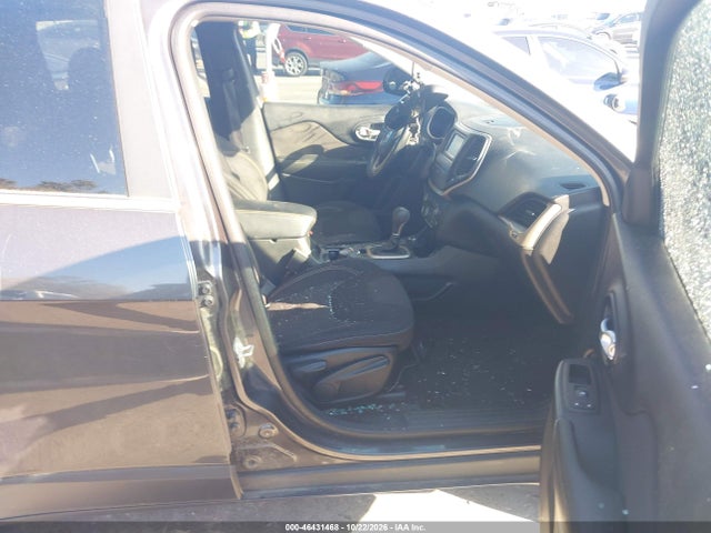 Продаж на аукціоні авто 2015 Jeep Cherokee Latitude, vin: 1C4PJMCB7FW739095, номер лоту: 46431468