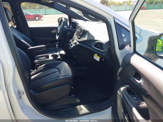 Продаж на аукціоні авто 2027 Chrysler Pacifica, vin: 2C4RC1BG8VR599323, номер лоту: 46432684