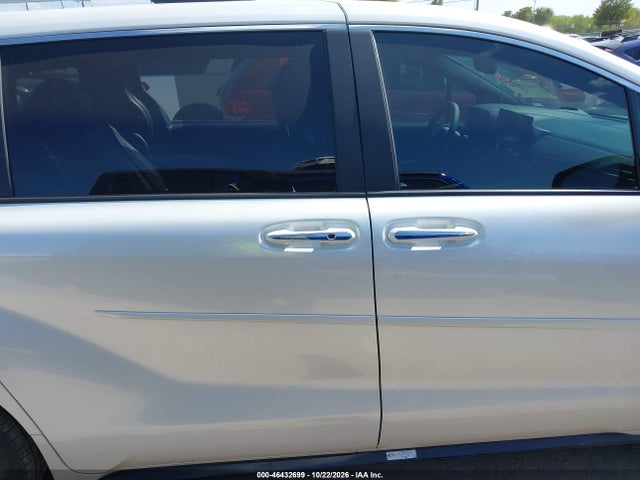 Toyota Sienna Platinum 2026 5TDESKFC7TS282099 Image 13