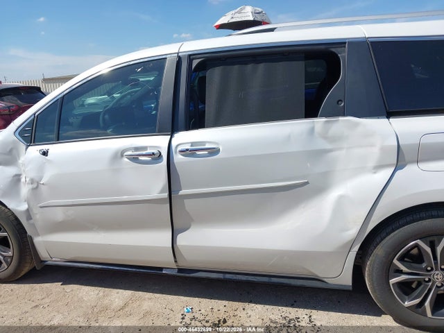 Toyota Sienna Platinum 2026 5TDESKFC7TS282099 Image 14