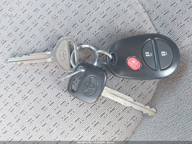 46432792 :رقم المزاد ، 5TDKK4CC1AS300192 vin ، 2010 Toyota Sienna Ce مزاد بيع