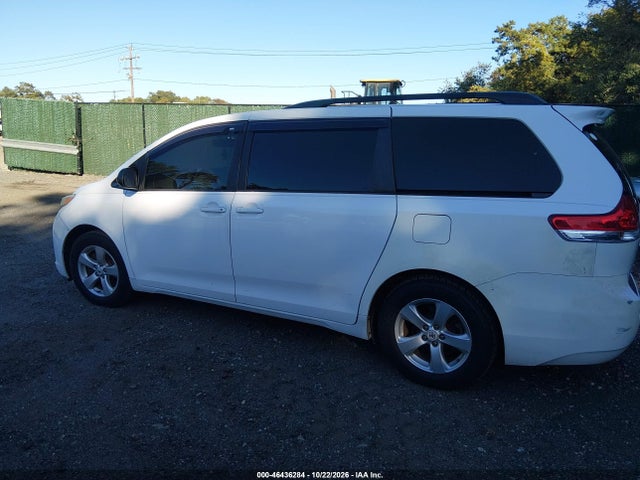 46436284 :رقم المزاد ، 5TDKK3DC5CS242583 vin ، 2012 Toyota Sienna Le V6 8 Passenger مزاد بيع