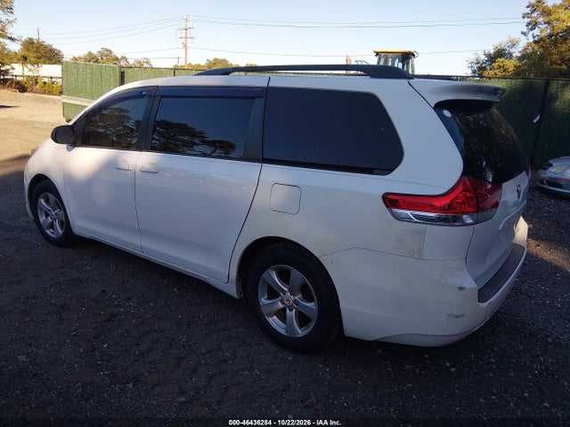 46436284 :رقم المزاد ، 5TDKK3DC5CS242583 vin ، 2012 Toyota Sienna Le V6 8 Passenger مزاد بيع