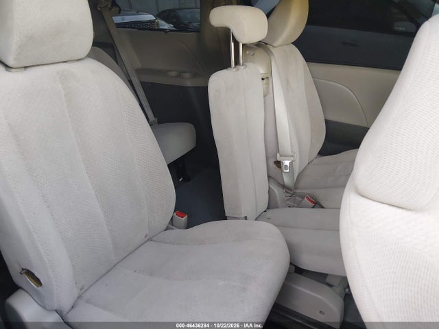 46436284 :رقم المزاد ، 5TDKK3DC5CS242583 vin ، 2012 Toyota Sienna Le V6 8 Passenger مزاد بيع