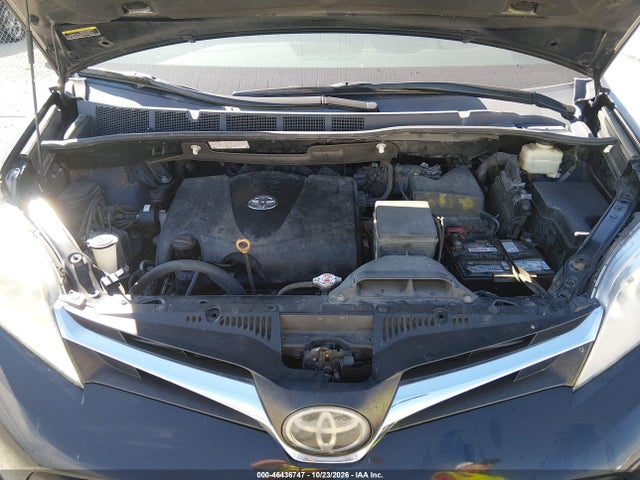 Продаж на аукціоні авто 2018 Toyota Sienna Le 8 Passenger, vin: 5TDKZ3DC7JS959852, номер лоту: 46436747