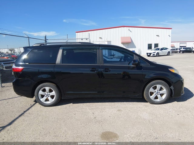 Продаж на аукціоні авто 2018 Toyota Sienna Le 8 Passenger, vin: 5TDKZ3DC7JS959852, номер лоту: 46436747