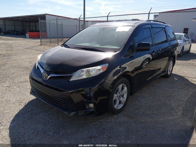 Продаж на аукціоні авто 2018 Toyota Sienna Le 8 Passenger, vin: 5TDKZ3DC7JS959852, номер лоту: 46436747