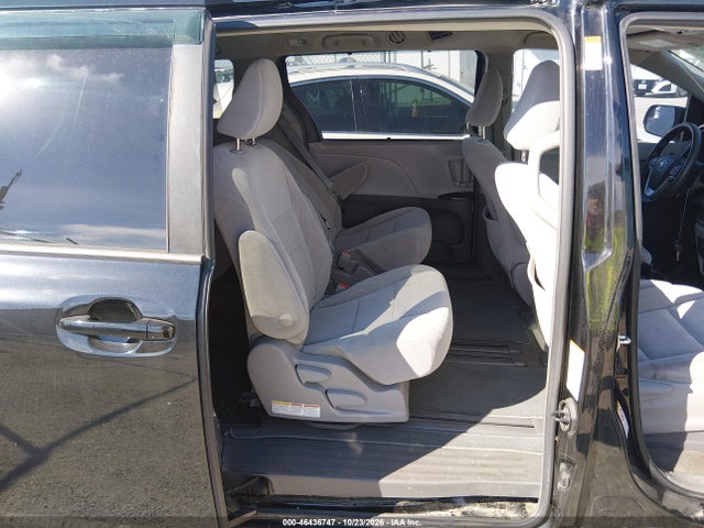 Продаж на аукціоні авто 2018 Toyota Sienna Le 8 Passenger, vin: 5TDKZ3DC7JS959852, номер лоту: 46436747