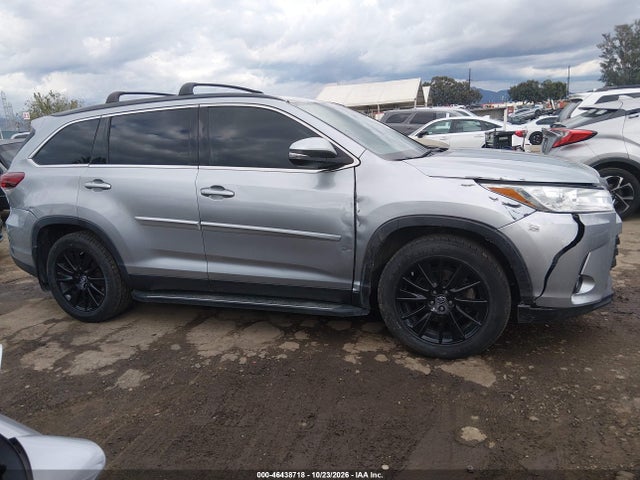 Toyota Highlander Se 2019 5TDJZRFH7KS956085 Image 13