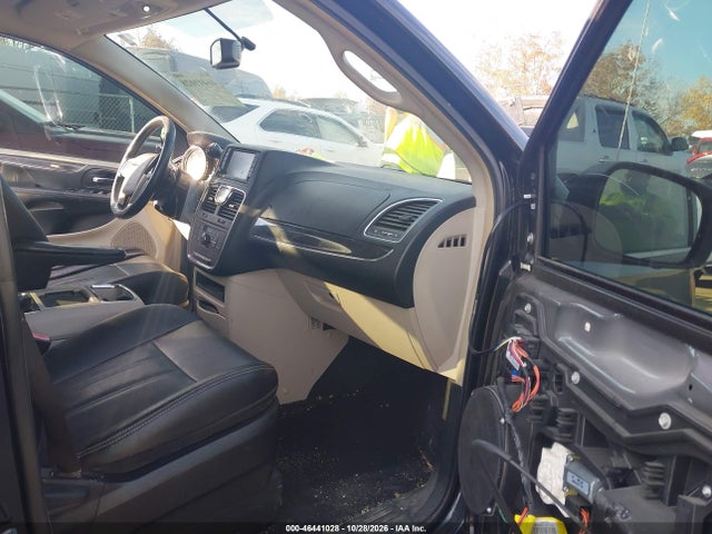 Продажа на аукционе авто 2015 Chrysler Town & Country Touring, vin: 2C4RC1BG8FR505278, номер лота: 46441028