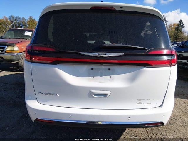 Chrysler Pacifica Touring L 2024 2C4RC1BG2RR152251 Image 16