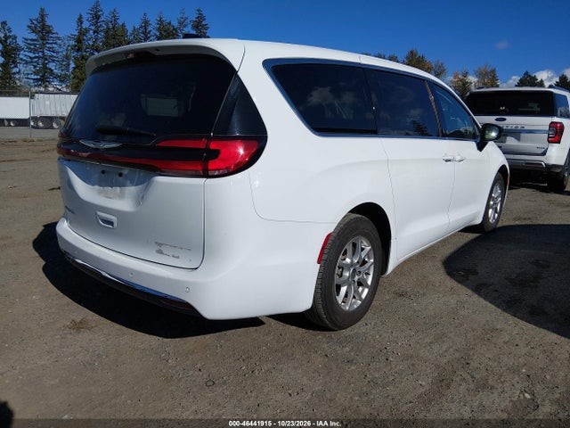 Chrysler Pacifica Touring L 2024 2C4RC1BG2RR152251 Image 4