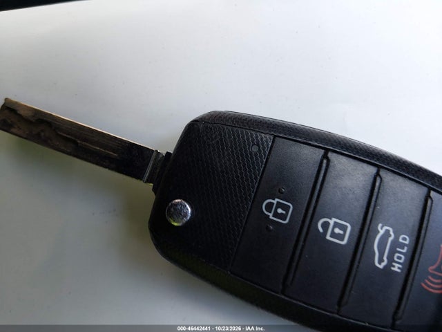 KIA Optima S 2018 5XXGT4L30JG204140 Image 11
