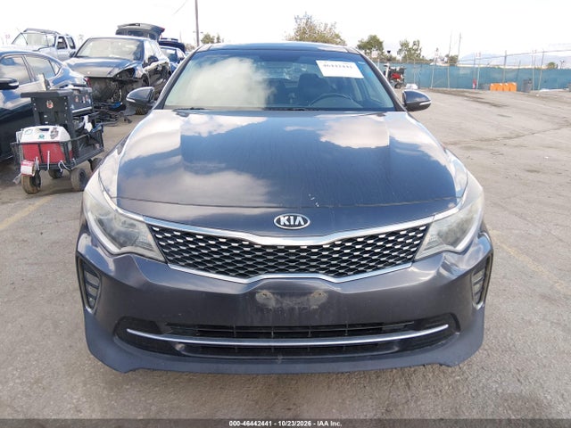 KIA Optima S 2018 5XXGT4L30JG204140 Image 12