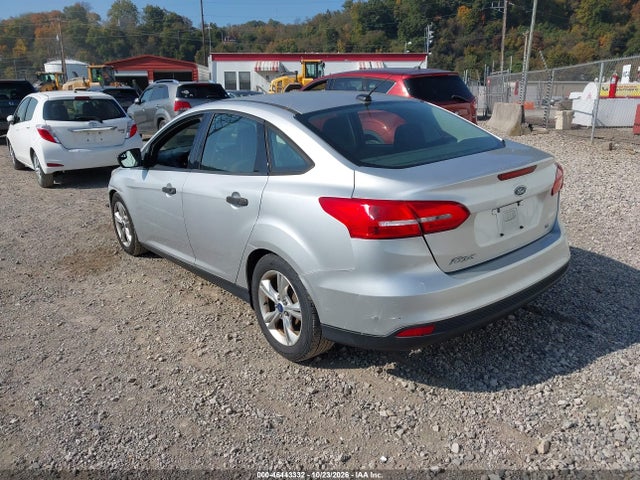 Продажа на аукционе авто 2015 Ford Focus S, vin: 1FADP3E23FL247597, номер лота: 46443332