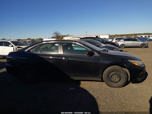 46443948 :رقم المزاد ، 4T1BD1FKXFU156104 vin ، 2015 Toyota Camry Hybrid Le مزاد بيع