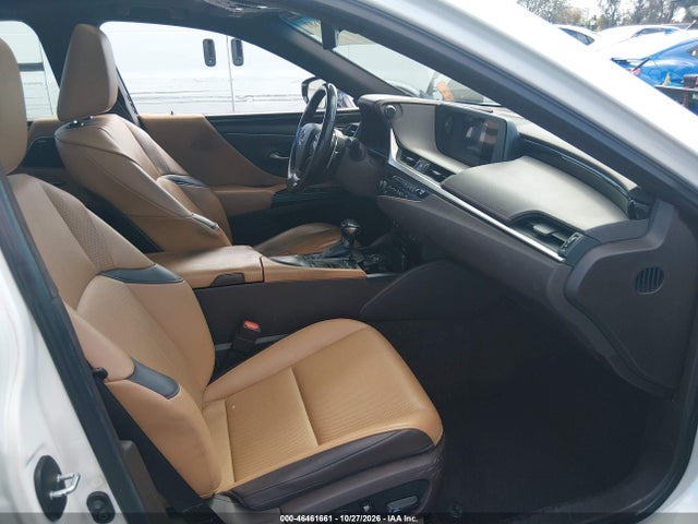 Lexus ES 300H 2020 58AD21B11LU005104 Image 5