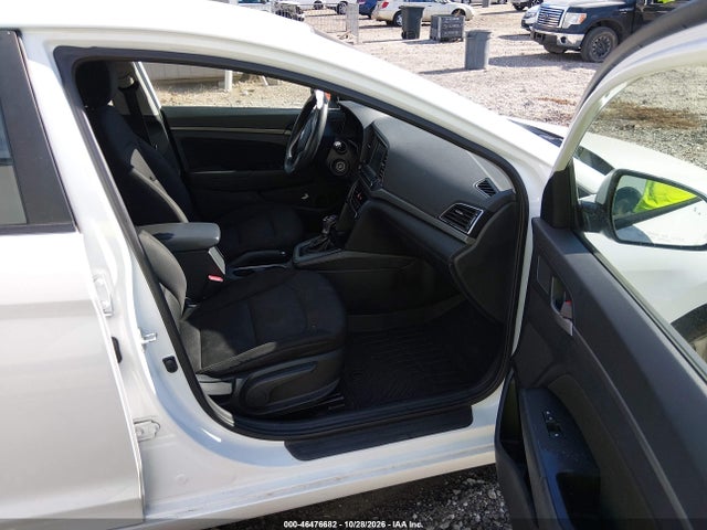 5NPD84LF0JH301826 Hyundai ELANTRA SEL