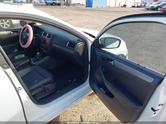 2014 Volkswagen Jetta 1.8t Sel მანქანა იყიდება აუქციონზე, vin: 3VWL07AJ9EM445402, აუქციონის ნომერი: 46494316