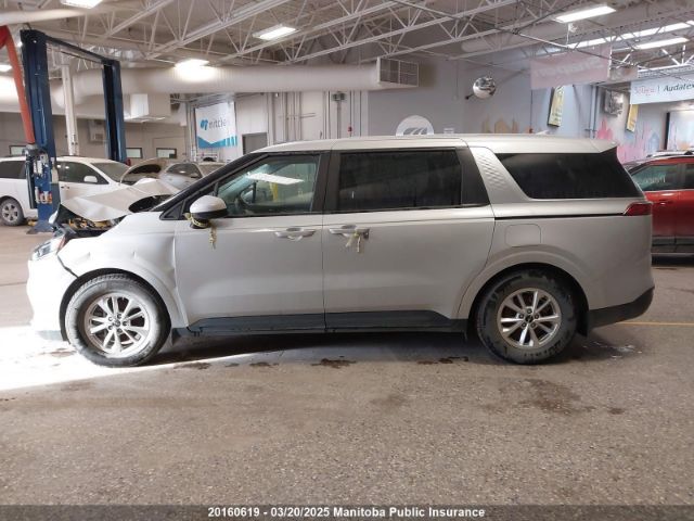 KNDNB5H32N6158680 KIA Carnival Lx