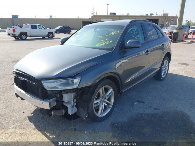 Audi Q3 2017 WA1ECCFS0HR003196 Image 2