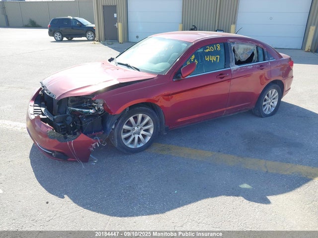 Chrysler 200 2014 1C3CCBBB5EN100785 Image 2