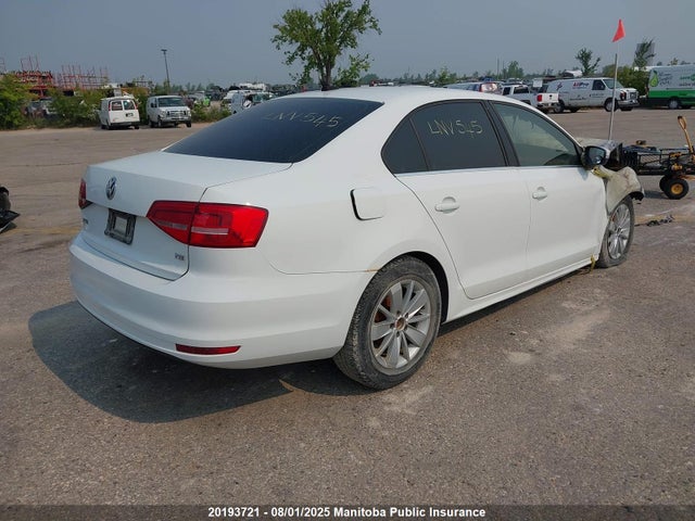 3VW2K7AJXFM327933 Volkswagen 2015