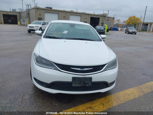 1C3CCCFB7GN172171 Chrysler 200