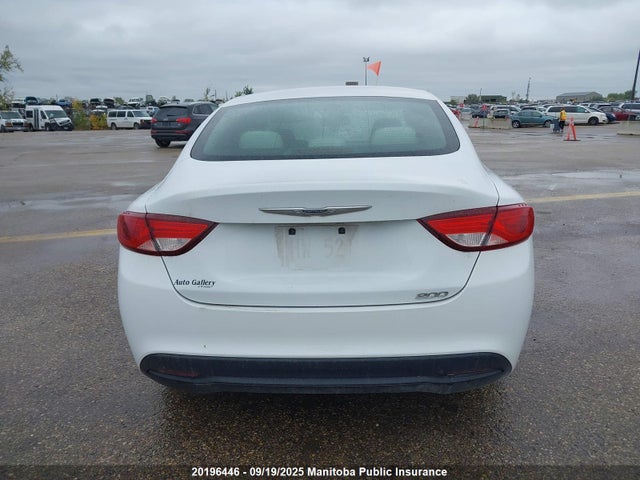 1C3CCCFB7GN172171 Chrysler 200
