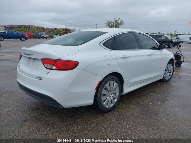 1C3CCCFB7GN172171 Chrysler 200