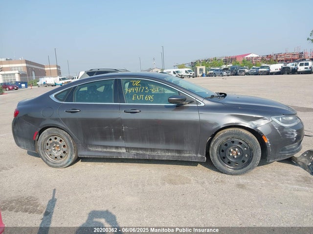 1C3CCCFB0GN198028 Chrysler 200 LX