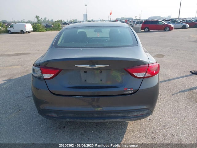 1C3CCCFB0GN198028 Chrysler 200 LX