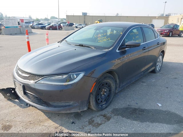 1C3CCCFB0GN198028 Chrysler 200 LX