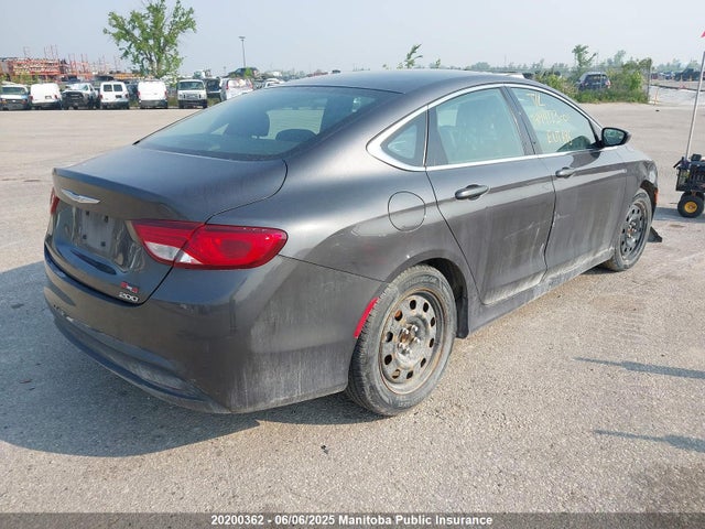 1C3CCCFB0GN198028 Chrysler 200 LX