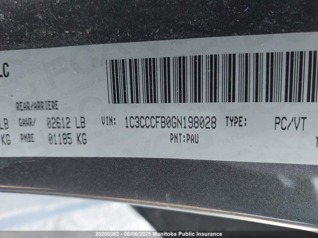 1C3CCCFB0GN198028 Chrysler 200 LX