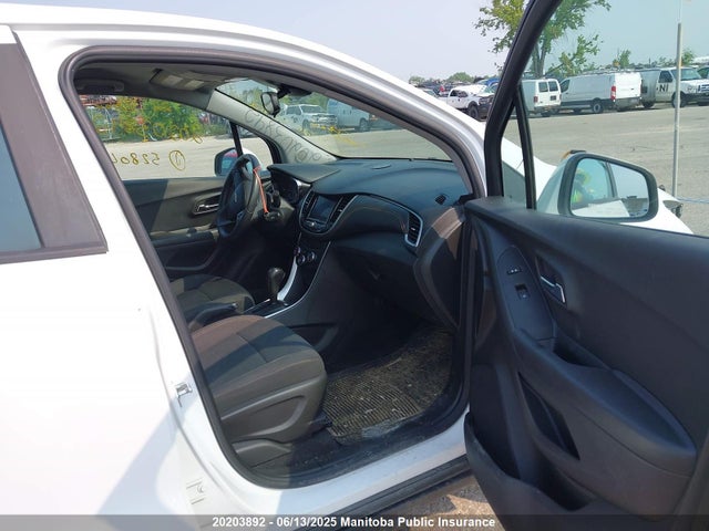 KL7CJNSM9NB528040 Chevrolet TRAX LS
