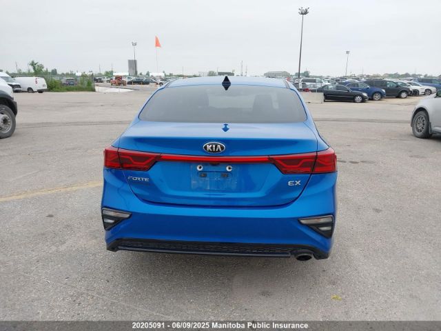 3KPF54AD6ME363971 KIA Forte Ex Premium