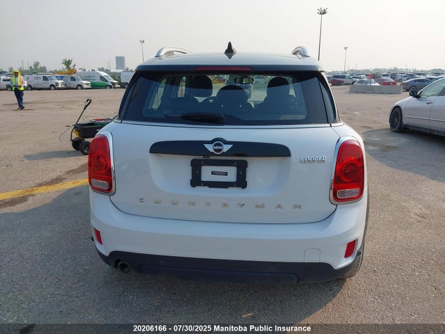 Mini 2018 2018 WMZYV5C38J3E04366 Image 16